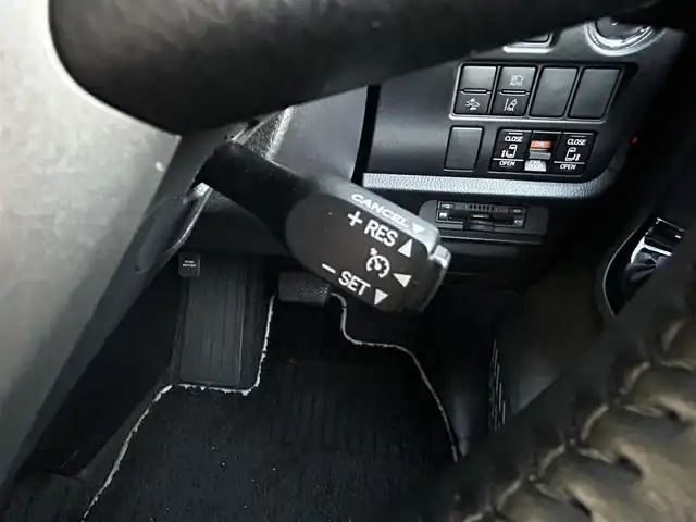 トヨタ ヴォクシー ZS 煌Ⅲ 福岡県 2020(令2)年 3.7万km ブラック 社外SDナビ(ワンセグ/CD/DVD/HDMI/USB/Bluetooth) バックカメラ クルーズコントロール プリクラッシュセーフティ レーンキープアシスト 前後クリアランスソナー LEDヘッドライト＆フォグランプ オートライト オートマチックハイビーム ETC フリップダウンモニター 前後ドライブレコーダー 純正16インチアルミホイール 両側パワースライド