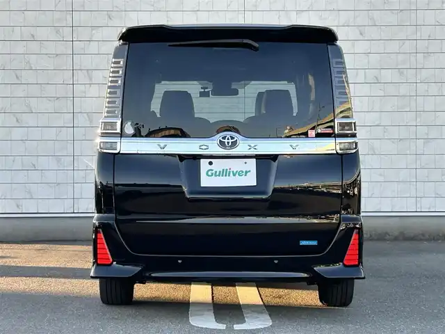トヨタ ヴォクシー ZS 煌Ⅲ 福岡県 2020(令2)年 3.7万km ブラック 社外SDナビ(ワンセグ/CD/DVD/HDMI/USB/Bluetooth) バックカメラ クルーズコントロール プリクラッシュセーフティ レーンキープアシスト 前後クリアランスソナー LEDヘッドライト＆フォグランプ オートライト オートマチックハイビーム ETC フリップダウンモニター 前後ドライブレコーダー 純正16インチアルミホイール 両側パワースライド