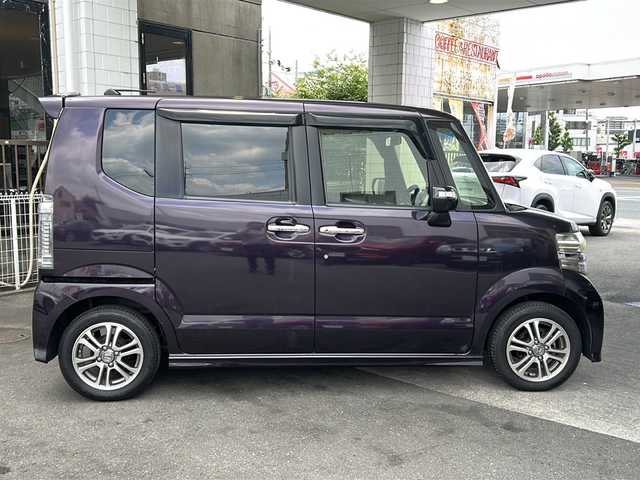 ホンダ Ｎ ＢＯＸ カスタム G Lパッケージ 京都府 2015(平27)年 7.5万km プレミアムベルベットパープル・パール 純正ＳＤナビ　/電動スライドドア　/バックカメラ　/スマートキー　/ウィンカーミラー　/アイドリングストップフォグライト　/Wエアバック　/オートライト　/横滑り防止装置/純正フロアマット/ミュージックプレイヤー接続/ミュージックサーバー/AACエアコン/CD/Bluetooth接続