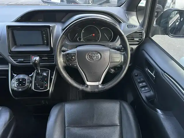 トヨタ エスクァイア Gi 島根県 2015(平27)年 10.3万km スパークリングブラックパールクリスタルシャイン 社外ナビ　/ワンセグＴＶ　/ＤＶＤ再生　/Ｂｌｕｅｔｏｏｔｈオーディオ　/バックカメラ　/ＥＴＣ　/両側パワースライドドア　/横滑り防止装置　/クルーズコントロール /前席シートヒーター /リアサーキュレーター /アイドリングストップ/純正LEDヘッドライト /純正フロアマット /ISOFIX
