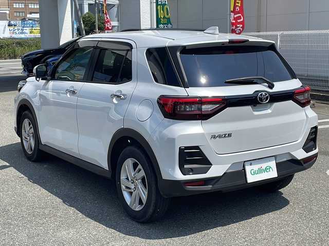 トヨタ ライズ G 福岡県 2023(令5)年 1.7万km シャイニングホワイトパール ワンオーナー/純正ナビ（Bluetooth・フルセグTV）/社外カメラ（バック）/USB入力端子/コーナーセンサー（前後）/エアバッグ（運転席・助手席・サイド）/MTモード付AT/純正フロアマット/布系シート/純正アルミホイール/アイドリングストップ/ABS/横滑り防止装置/衝突軽減システム/盗難防止装置/LEDオートライト/プッシュスタート/パワーウィンドウ/スペアキー/スマートキー/保証書/取扱説明書