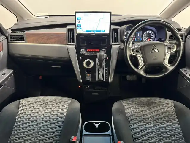 三菱 デリカＤ：５ P 三重県 2023(令5)年 1.9万km アメジストブラック 2.2L ディーゼルターボ/パートタイム4WD/MTモード付インパネ8AT/イクリプス 10インチフローティングナビ AVN-HS01F/（FM/AM/TV/CD/DVD/Bluetooth/SD/AUX/HDMI/AppleCarPlay）/マルチアラウンドモニター/両側オートスライドドア/ETC/e-Assist/・衝突被害軽減ブレーキシステム［FCM］/・車線逸脱警報システム［LDW］/・レーダークルーズコントロールシステム［ACC］/・オートマチックハイビーム［AHB］/・誤発進抑制機能（前進時）/・後側方車両検知警報システム（レーンチェンジアシスト機能付）［BSW/LCA］/・後退時交差車両検知警報システム［RCTA］/装備/・ハーフレザーシート/・シートヒーター（D/N）/・パワーシート（D6way）/・エレクトリックテールゲート（電動バックドア）/・左右独立オートエアコン/・AC100V電源コンセント（100W）/・オートライト/・LED ヘッドランプ＋フロントフォグランプ/・パドルシフト/・オートワイパー/・自動防眩ルームミラー/・純正18inAW/・プッシュスタート/・保/取/・スマートキーx2