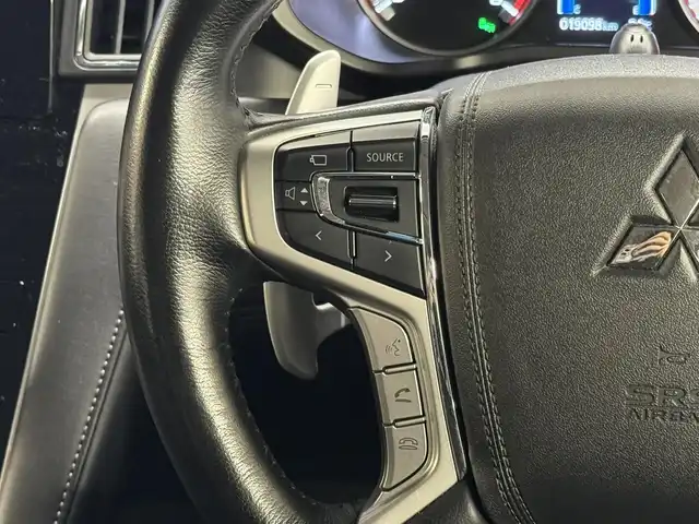 三菱 デリカＤ：５ P 三重県 2023(令5)年 1.9万km アメジストブラック 2.2L ディーゼルターボ/パートタイム4WD/MTモード付インパネ8AT/イクリプス 10インチフローティングナビ AVN-HS01F/（FM/AM/TV/CD/DVD/Bluetooth/SD/AUX/HDMI/AppleCarPlay）/マルチアラウンドモニター/両側オートスライドドア/ETC/e-Assist/・衝突被害軽減ブレーキシステム［FCM］/・車線逸脱警報システム［LDW］/・レーダークルーズコントロールシステム［ACC］/・オートマチックハイビーム［AHB］/・誤発進抑制機能（前進時）/・後側方車両検知警報システム（レーンチェンジアシスト機能付）［BSW/LCA］/・後退時交差車両検知警報システム［RCTA］/装備/・ハーフレザーシート/・シートヒーター（D/N）/・パワーシート（D6way）/・エレクトリックテールゲート（電動バックドア）/・左右独立オートエアコン/・AC100V電源コンセント（100W）/・オートライト/・LED ヘッドランプ＋フロントフォグランプ/・パドルシフト/・オートワイパー/・自動防眩ルームミラー/・純正18inAW/・プッシュスタート/・保/取/・スマートキーx2