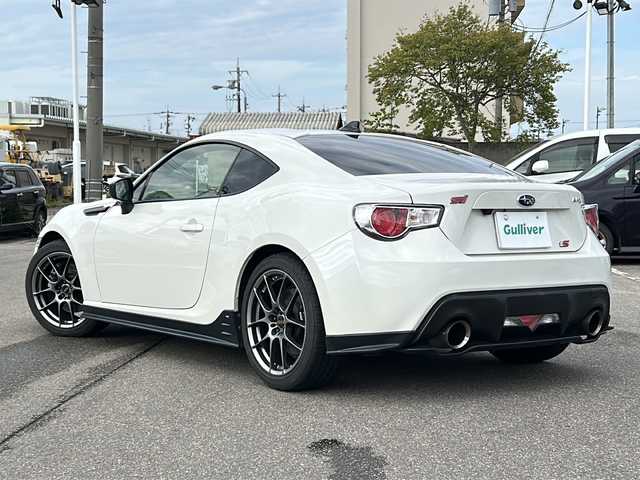 スバル ＢＲＺ tS 石川県 2015(平27)年 5.4万km クリスタルホワイトP STIフルエアロ/・STIレカロシート/・STIハンドル/・ハーフレザーシート/BBS製アルミホイール/社外メモリーナビゲーション/【CD・DVD・Bluetooth・フルセグTV・SD】/型番：KXM-H700/クルーズコントロール/バックカメラ/ETC/プッシュスタート/・スマートキー×２/HIDヘッドライト/・オートライト/横滑り防止/電動格納ミラー/純正フロアマット/保証書