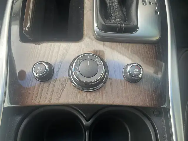 日産 フーガ 370VIP 群馬県 2015(平27)年 3.2万km 茶 純正HDDナビ、地デジ、Bluetooth、CD、DVD/アラウンドビューモニター/クルーズコントロール/エマージェンシーブレーキ/全席パワーシート、シートヒーター/前席エアシート/コーナーセンサー（前後）/革巻きステア/ウインカーミラー/スマートキー×２/ドアバイザー/保証書、取説