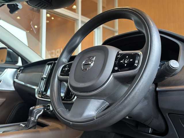 ボルボ Ｖ９０ クロスカントリー D4 AWD プロ 宮城県 2020(令2)年 5.3万km グレー 純正HDDナビ/全周囲カメラ/AppleCarPlay/AndroidAuto/茶革シート/シートヒーター/エアシート/パワーシート/アイドリングストップ/ACC/LKA/BLIS/コーナーセンサー/衝突軽減システム/電動パーキング/オートホールド/Bowers&Wilkinsサウンドシステム/パワーバックドア/サンルーフ/LEDヘッドライト/フロントフォグ/前後ドラレコ/スペアキー×１