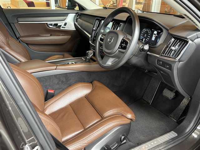 ボルボ Ｖ９０ クロスカントリー D4 AWD プロ 宮城県 2020(令2)年 5.3万km グレー 純正HDDナビ/全周囲カメラ/AppleCarPlay/AndroidAuto/茶革シート/シートヒーター/エアシート/パワーシート/アイドリングストップ/ACC/LKA/BLIS/コーナーセンサー/衝突軽減システム/電動パーキング/オートホールド/Bowers&Wilkinsサウンドシステム/パワーバックドア/サンルーフ/LEDヘッドライト/フロントフォグ/前後ドラレコ/スペアキー×１
