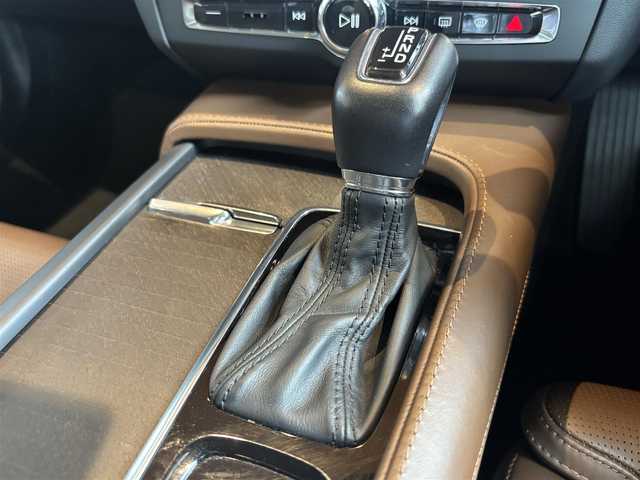 ボルボ Ｖ９０ クロスカントリー D4 AWD プロ 宮城県 2020(令2)年 5.3万km グレー 純正HDDナビ/全周囲カメラ/AppleCarPlay/AndroidAuto/茶革シート/シートヒーター/エアシート/パワーシート/アイドリングストップ/ACC/LKA/BLIS/コーナーセンサー/衝突軽減システム/電動パーキング/オートホールド/Bowers&Wilkinsサウンドシステム/パワーバックドア/サンルーフ/LEDヘッドライト/フロントフォグ/前後ドラレコ/スペアキー×１