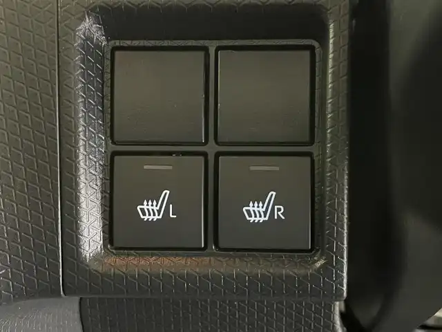 ダイハツ タント カスタム RS 愛知県 2023(令5)年 1.8万km シャイニングホワイトパール 純正ナビ　フルセグＴＶ　Ｂｌｕｅｔｏｏｔｈ　ＤＶＤ再生　バックカメラ　スマートアシスト３　衝突軽減　誤発進抑制　オートハイビーム　両側電動スライドドア　黒ハーフレザー　純正ドラレコ　ＥＴＣ２．０　禁煙