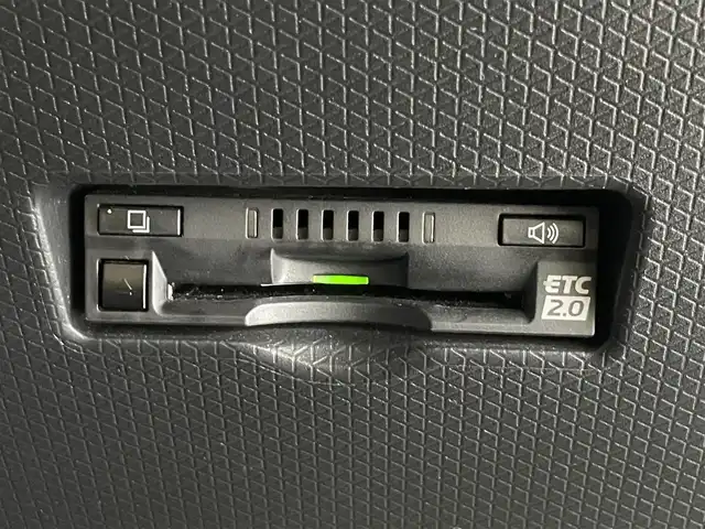 ダイハツ タント カスタム RS 愛知県 2023(令5)年 1.8万km シャイニングホワイトパール 純正ナビ　フルセグＴＶ　Ｂｌｕｅｔｏｏｔｈ　ＤＶＤ再生　バックカメラ　スマートアシスト３　衝突軽減　誤発進抑制　オートハイビーム　両側電動スライドドア　黒ハーフレザー　純正ドラレコ　ＥＴＣ２．０　禁煙