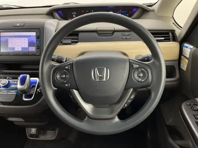 ホンダ フリード ハイブリット G 新潟県 2017(平29)年 4.9万km ホワイトオーキッドパール 純正ナビ/　　ワンセグ/CDE/BT/SD/片側パワースライドドア/クルーズコントロール/LEDオートライト/ステアリングスイッチ/コーナーセンサー/アイドリングストップ/オートエアコン/スマートキー/ビルトインETC