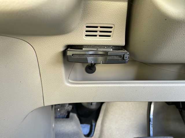 ホンダ Ｎ ＢＯＸ スラッシュ G Aパッケージ 神奈川県 2015(平27)年 7.9万km プレミアムホワイトパールⅡ (株)IDOMが運営する【じしゃロン秦野店】の自社ローン専用車両になります。こちらは現金またはオートローンご利用時の価格です。自社ローンご希望の方は別途その旨お申付け下さい//メモリナビ//フルセグテレビ//バックカメラ//ETC//純正アルミホイール//DVD再生機能//Bluetooth接続