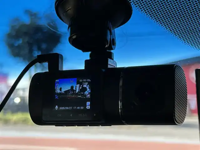 ホンダ シャトル ハイブリッド Z 道東・釧路十勝 2015(平27)年 8.6万km クリスタルブラックパール 寒冷地仕様/純正メモリナビ/（CD/DVD/BT/ラジオ）/フルセグTV/クルーズコントロール/社外エンジンスターター/スマートキー/社外AW夏タイヤ/社外AW冬タイヤ積込/ビルトインETC/ステアリングスイッチ/プッシュスタート/ドライブレコーダー/シートヒーター/オートライト/フォグランプ/保証書/記録簿/取扱説明書