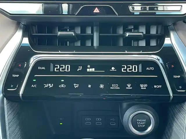 トヨタ ハリアー Z 道央・札幌 2023(令5)年 3.9万km プラチナホワイトパールマイカ ４WD/ワンオーナー/寒冷地仕様/JBLプレミアムサウンドシステム/純正メーカーナビ/AM/FM/BT/フルセグ/トヨタセーフティセンス/プリクラッシュセーフティ/横滑り防止装置/レーダークルーズコントロール/レーンキープアシスト/クリアランスソナー/ブラインドスポットモニター/リアクロストラフィックアラート/パーキングサポートブレーキ/ロードサインアシスト/パノラミックビューモニター/ビルトインETC2.0/ドライブレコーダー付デジタルインナーミラー/DRIVEMODE切替/ワイパーデアイサー/パワーバックドア/前席パワーシート/ハーフレザーシート/革巻きステアリング/ステアリングリモコン/AC100V/電動パーキング/ブレーキホールド/置くだけ充電/MTモード付AT/プッシュスタート/スマートキー/LEDヘッドライト/オートライト/オートハイビーム/フォグランプ/電動格納ミラー/ヒーテッドドアミラー/ウィンカーミラー/純正フロアマット/ドアバイザー/スペアキー