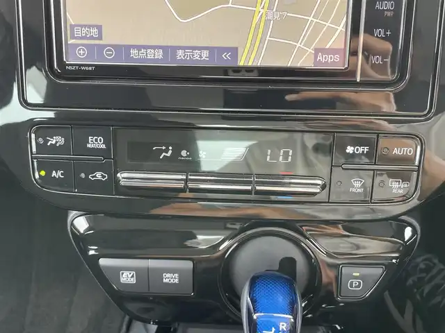 トヨタ プリウス A プレミアム　ツーリングセレ 千葉県 2021(令3)年 2.9万km シルバーM トヨタセーフティセンス/・衝突軽減ブレーキ/レーンキープアシスト/・レーダークルーズコントロール/オートハイビーム/・クリアランスソナー/ブラインドスポットモニター/・ヘッドアップディスプレイ/純正ナビ(NSZT-W68T)/・フルセグ/BT/DVD/CD/バックカメラ/ステアリングスイッチ/ETC/レザーシート/パワーシート(D席)/シートヒーター(D/N席)/エアシート(D/N席)/LEDヘッドライト/オートライト/フォグライト/純正フロアマット/純正17インチAW/スマートキー/プッシュスタート