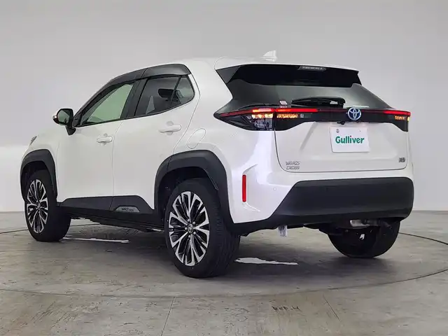 トヨタ ヤリスクロス ハイブリッド Z 愛知県 2022(令4)年 1.2万km ホワイトパールクリスタルシャイン ディスプレイオーディオ　/全方位カメラ　/追従クルコン　/シートヒーター　/パワーシート　/ハーフレザー　/前後ドラレコ　/BSM　/ＥＴＣ　/アルミホイール　/LEDライト　/オートハイビーム　/保証書　/取説　/記録簿