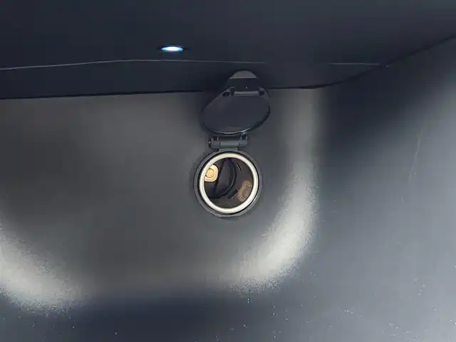 トヨタ ヤリスクロス ハイブリッド Z 愛知県 2022(令4)年 1.2万km ホワイトパールクリスタルシャイン ディスプレイオーディオ　/全方位カメラ　/追従クルコン　/シートヒーター　/パワーシート　/ハーフレザー　/前後ドラレコ　/BSM　/ＥＴＣ　/アルミホイール　/LEDライト　/オートハイビーム　/保証書　/取説　/記録簿