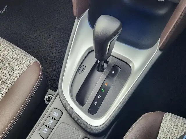 トヨタ ヤリスクロス ハイブリッド Z 愛知県 2022(令4)年 1.2万km ホワイトパールクリスタルシャイン ディスプレイオーディオ　/全方位カメラ　/追従クルコン　/シートヒーター　/パワーシート　/ハーフレザー　/前後ドラレコ　/BSM　/ＥＴＣ　/アルミホイール　/LEDライト　/オートハイビーム　/保証書　/取説　/記録簿