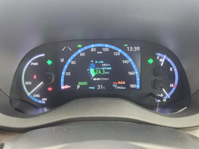 トヨタ ヤリスクロス ハイブリッド Z 愛知県 2022(令4)年 1.2万km ホワイトパールクリスタルシャイン ディスプレイオーディオ　/全方位カメラ　/追従クルコン　/シートヒーター　/パワーシート　/ハーフレザー　/前後ドラレコ　/BSM　/ＥＴＣ　/アルミホイール　/LEDライト　/オートハイビーム　/保証書　/取説　/記録簿