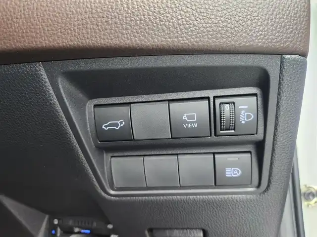 トヨタ ヤリスクロス ハイブリッド Z 愛知県 2022(令4)年 1.2万km ホワイトパールクリスタルシャイン ディスプレイオーディオ　/全方位カメラ　/追従クルコン　/シートヒーター　/パワーシート　/ハーフレザー　/前後ドラレコ　/BSM　/ＥＴＣ　/アルミホイール　/LEDライト　/オートハイビーム　/保証書　/取説　/記録簿