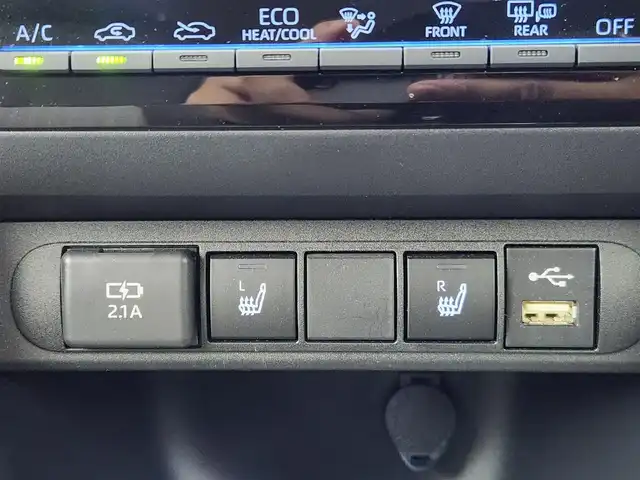 トヨタ ヤリスクロス ハイブリッド Z 愛知県 2022(令4)年 1.2万km ホワイトパールクリスタルシャイン ディスプレイオーディオ　/全方位カメラ　/追従クルコン　/シートヒーター　/パワーシート　/ハーフレザー　/前後ドラレコ　/BSM　/ＥＴＣ　/アルミホイール　/LEDライト　/オートハイビーム　/保証書　/取説　/記録簿