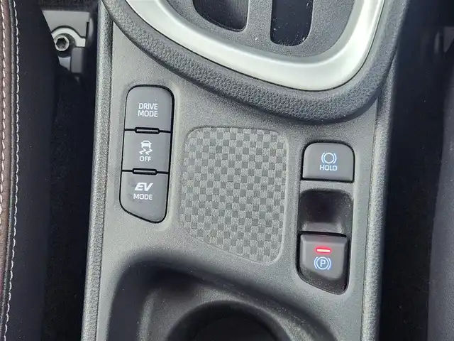 トヨタ ヤリスクロス ハイブリッド Z 愛知県 2022(令4)年 1.2万km ホワイトパールクリスタルシャイン ディスプレイオーディオ　/全方位カメラ　/追従クルコン　/シートヒーター　/パワーシート　/ハーフレザー　/前後ドラレコ　/BSM　/ＥＴＣ　/アルミホイール　/LEDライト　/オートハイビーム　/保証書　/取説　/記録簿