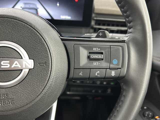 日産 セレナ ハイウェイスター V 宮城県 2023(令5)年 5.4万km ダイヤモンドブラック 禁煙車/プロパイロット/アラウンドビューモニター/エマージェンシーブレーキ/車線逸脱警報/ブラインドスポットモニター/前後コーナーセンサー/純正12.3型ディスプレイオーディオナビ/・USB.BT.スマホ連携/フルセグTV/両側パワースライドドア/ハーフレザーシート/LEDヘッドライト/フォグランプ/ビルトインETC2.0/アイドリングストップ/横滑り防止装置/パドルシフト/ステアリングスイッチ/電動パーキングブレーキ/オートホールド/置くだけ充電/純正16インチアルミホイール/純正フロアマット/ロールサンシェード/シートバックテーブル/シート背面USBソケット