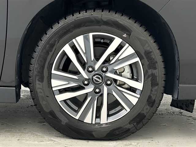日産 セレナ ハイウェイスター V 宮城県 2023(令5)年 5.4万km ダイヤモンドブラック 禁煙車/プロパイロット/アラウンドビューモニター/エマージェンシーブレーキ/車線逸脱警報/ブラインドスポットモニター/前後コーナーセンサー/純正12.3型ディスプレイオーディオナビ/・USB.BT.スマホ連携/フルセグTV/両側パワースライドドア/ハーフレザーシート/LEDヘッドライト/フォグランプ/ビルトインETC2.0/アイドリングストップ/横滑り防止装置/パドルシフト/ステアリングスイッチ/電動パーキングブレーキ/オートホールド/置くだけ充電/純正16インチアルミホイール/純正フロアマット/ロールサンシェード/シートバックテーブル/シート背面USBソケット
