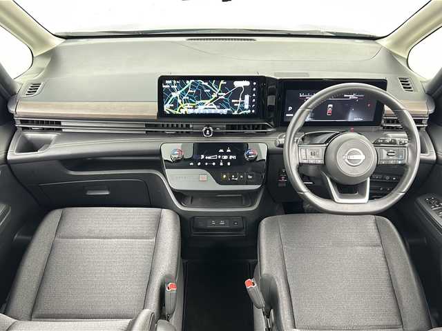 日産 セレナ ハイウェイスター V 宮城県 2023(令5)年 5.4万km ダイヤモンドブラック 禁煙車/プロパイロット/アラウンドビューモニター/エマージェンシーブレーキ/車線逸脱警報/ブラインドスポットモニター/前後コーナーセンサー/純正12.3型ディスプレイオーディオナビ/・USB.BT.スマホ連携/フルセグTV/両側パワースライドドア/ハーフレザーシート/LEDヘッドライト/フォグランプ/ビルトインETC2.0/アイドリングストップ/横滑り防止装置/パドルシフト/ステアリングスイッチ/電動パーキングブレーキ/オートホールド/置くだけ充電/純正16インチアルミホイール/純正フロアマット/ロールサンシェード/シートバックテーブル/シート背面USBソケット