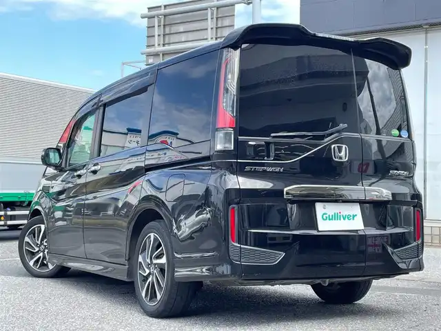 ホンダ ステップワゴン スパーダ クールスピリット 千葉県 2015(平27)年 12.2万km プレミアムスパークルブラックパール Honda SENSING/・衝突軽減ブレーキ〈CMBS〉/・ACC〈アダプティブ・クルーズ・コントロール〉/・LKAS〈車線維持支援システム〉/・路外逸脱抑制機能/・誤発進抑制機能/・先行車発進お知らせ機能/・標識認識機能/純正メーカー9インチナビ(VXM-155VFNi)/・ラジオ/CD・DVD/BT/フルセグテレビ/バックカメラ/ETC/ドライブレコーダー前後/ウォークスルー/両側パワースライドドア/純正フロアマット/ハーフレザーシート/シートヒーター(D/N席)/UV・IRカット機能付フロントウィンドウガラス/プッシュスタート/スマートキー/純正17インチアルミホイール/保証書/取説/スペアキー