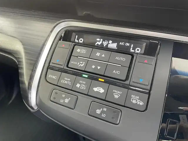 ホンダ ステップワゴン スパーダ クールスピリット 千葉県 2015(平27)年 12.2万km プレミアムスパークルブラックパール Honda SENSING/・衝突軽減ブレーキ〈CMBS〉/・ACC〈アダプティブ・クルーズ・コントロール〉/・LKAS〈車線維持支援システム〉/・路外逸脱抑制機能/・誤発進抑制機能/・先行車発進お知らせ機能/・標識認識機能/純正メーカー9インチナビ(VXM-155VFNi)/・ラジオ/CD・DVD/BT/フルセグテレビ/バックカメラ/ETC/ドライブレコーダー前後/ウォークスルー/両側パワースライドドア/純正フロアマット/ハーフレザーシート/シートヒーター(D/N席)/UV・IRカット機能付フロントウィンドウガラス/プッシュスタート/スマートキー/純正17インチアルミホイール/保証書/取説/スペアキー