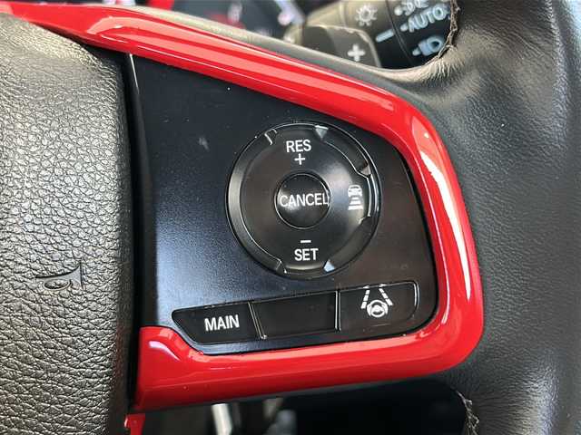 ホンダ シビック ハッチバック ホンダセンシング 富山県 2020(令2)年 4.2万km プラチナホワイトパール 禁煙車　/純正アルミホイール　/衝突被害軽減システム　/純正ＨＤＤナビ【Ｂｌｕｅｔｏｏｔｈ／フルセグＴＶ】　/CDチェンジャー/クルーズコントロール【追従走行あり】　/ＥＴＣ２．０　/ドライブレコーダー【前方のみ】/LEDヘッドライト/パワーシート【D席/N席】/ハーフレザーシート/アンチロックブレーキシステム/横滑り防止装置/レーンキープアシスト/盗難防止装置/パーキングアシスト/アイドリングストップ/オートライト/エンジンスタートボタン