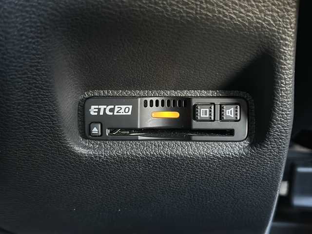 ホンダ シビック ハッチバック ホンダセンシング 富山県 2020(令2)年 4.2万km プラチナホワイトパール 禁煙車　/純正アルミホイール　/衝突被害軽減システム　/純正ＨＤＤナビ【Ｂｌｕｅｔｏｏｔｈ／フルセグＴＶ】　/CDチェンジャー/クルーズコントロール【追従走行あり】　/ＥＴＣ２．０　/ドライブレコーダー【前方のみ】/LEDヘッドライト/パワーシート【D席/N席】/ハーフレザーシート/アンチロックブレーキシステム/横滑り防止装置/レーンキープアシスト/盗難防止装置/パーキングアシスト/アイドリングストップ/オートライト/エンジンスタートボタン