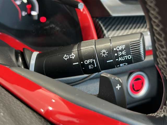 ホンダ シビック ハッチバック ホンダセンシング 富山県 2020(令2)年 4.2万km プラチナホワイトパール 禁煙車　/純正アルミホイール　/衝突被害軽減システム　/純正ＨＤＤナビ【Ｂｌｕｅｔｏｏｔｈ／フルセグＴＶ】　/CDチェンジャー/クルーズコントロール【追従走行あり】　/ＥＴＣ２．０　/ドライブレコーダー【前方のみ】/LEDヘッドライト/パワーシート【D席/N席】/ハーフレザーシート/アンチロックブレーキシステム/横滑り防止装置/レーンキープアシスト/盗難防止装置/パーキングアシスト/アイドリングストップ/オートライト/エンジンスタートボタン
