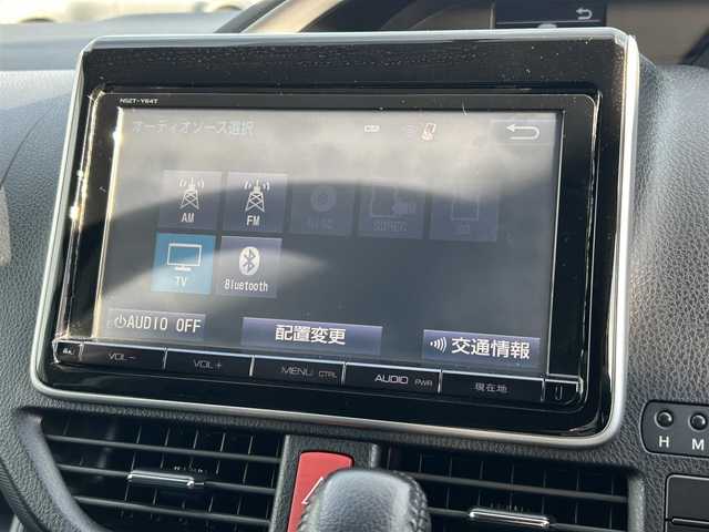 トヨタ ヴォクシー ZS 煌 愛媛県 2015(平27)年 7.7万km ブラック 登録時走行距離：76158km/メーカーオプション純正9inナビ/AM/FM/フルセグTV/Bluetooth/アルパインフリップダウンモニター/両側パワスラ/ビルトインETC/バックカメラ/追従クルコン/衝突軽減システム/横滑り防止装置/盗難防止装置/LEDヘッドライト/エンジンスタートボタン/スマートキー/スペアキー/社外アルミホイール/純正フロアマット