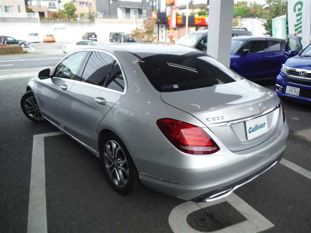 メルセデス・ベンツ Ｃ２００ アバンギャルド 東京都 2015(平27)年 3.9万km シルバー 保証書・取説あり/純正HDDナビ・TV/　DVD・BLUETOOTH/　バックカメラ・ビルトイン2.0ETC/　ドライブレコーダー/レーダーセーフティパッケージ/　レーダークルーズ/　ブラインドスポット/　レーンキープアシスト/　パーキングセンサー/ハーフレザーシート/　前席パワーシート/　シートヒーター/LEDヘッドライト/キーレス ゴー/　スマートキー×2個