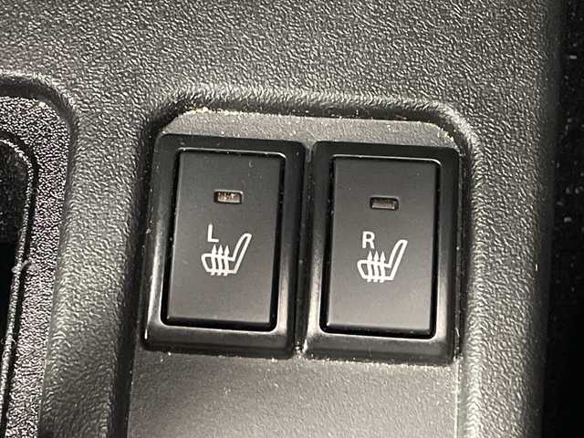 スズキ ジムニー XC 群馬県 2025(令7)年 0.2万km ジャングルグリーン ４ＷＤターボ　１０型ナビ　Ｂｌｕｅｔｏｏｔｈ／フルセグＴＶ　バックカメラ　ドラレコ　衝突被害軽減システム　シートヒーター　クルーズコントロール　ダウンヒルアシスト　ステアリングスイッチ　禁煙車