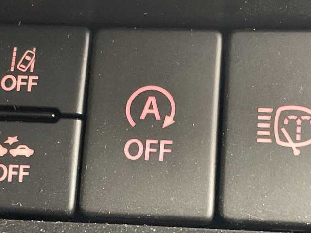 スズキ ジムニー XC 群馬県 2025(令7)年 0.2万km ジャングルグリーン ４ＷＤターボ　１０型ナビ　Ｂｌｕｅｔｏｏｔｈ／フルセグＴＶ　バックカメラ　ドラレコ　衝突被害軽減システム　シートヒーター　クルーズコントロール　ダウンヒルアシスト　ステアリングスイッチ　禁煙車