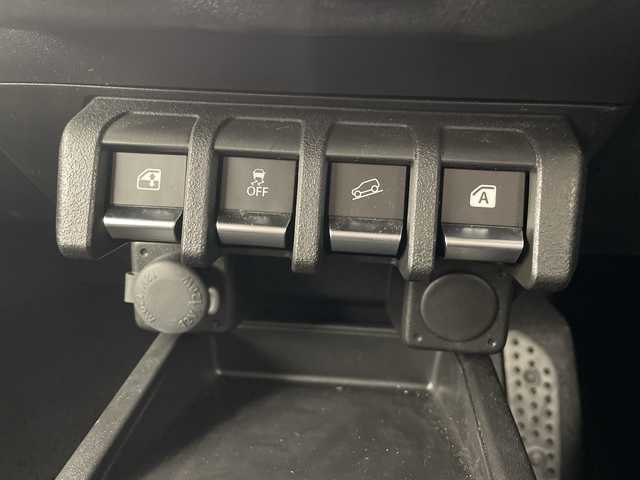 スズキ ジムニー XC 群馬県 2025(令7)年 0.2万km ジャングルグリーン ４ＷＤターボ　１０型ナビ　Ｂｌｕｅｔｏｏｔｈ／フルセグＴＶ　バックカメラ　ドラレコ　衝突被害軽減システム　シートヒーター　クルーズコントロール　ダウンヒルアシスト　ステアリングスイッチ　禁煙車