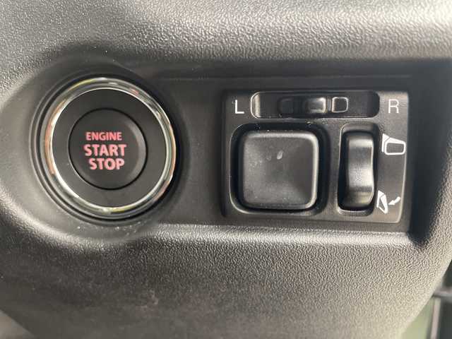 スズキ ジムニー XC 群馬県 2025(令7)年 0.2万km ジャングルグリーン ４ＷＤターボ　１０型ナビ　Ｂｌｕｅｔｏｏｔｈ／フルセグＴＶ　バックカメラ　ドラレコ　衝突被害軽減システム　シートヒーター　クルーズコントロール　ダウンヒルアシスト　ステアリングスイッチ　禁煙車