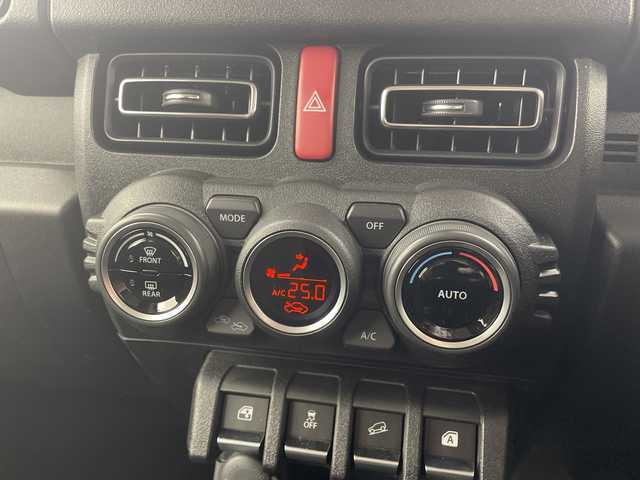 スズキ ジムニー XC 群馬県 2025(令7)年 0.2万km ジャングルグリーン ４ＷＤターボ　１０型ナビ　Ｂｌｕｅｔｏｏｔｈ／フルセグＴＶ　バックカメラ　ドラレコ　衝突被害軽減システム　シートヒーター　クルーズコントロール　ダウンヒルアシスト　ステアリングスイッチ　禁煙車