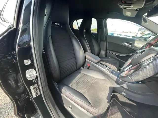 メルセデス・ベンツ ＧＬＡ１８０ スポーツ 石川県 2014(平26)年 3万km 黒