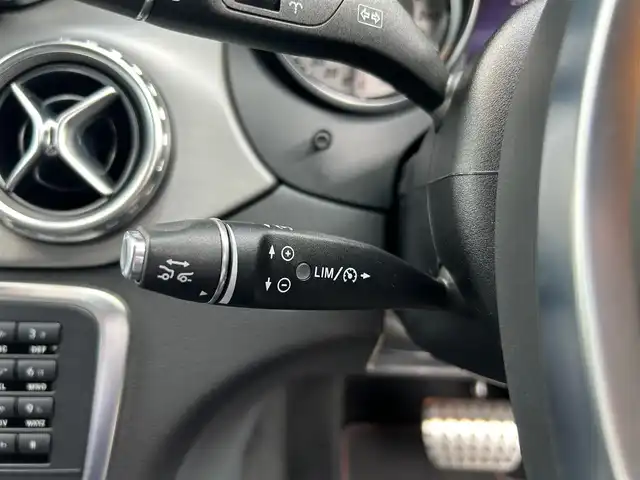 メルセデス・ベンツ ＧＬＡ１８０ スポーツ 石川県 2014(平26)年 3万km 黒