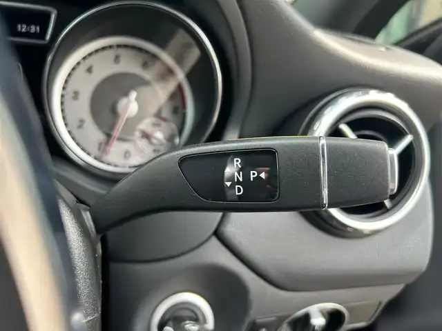 メルセデス・ベンツ ＧＬＡ１８０ スポーツ 石川県 2014(平26)年 3万km 黒