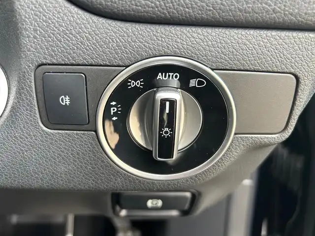 メルセデス・ベンツ ＧＬＡ１８０ スポーツ 石川県 2014(平26)年 3万km 黒