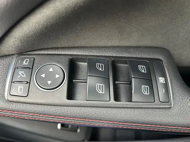 メルセデス・ベンツ ＧＬＡ１８０ スポーツ 石川県 2014(平26)年 3万km 黒