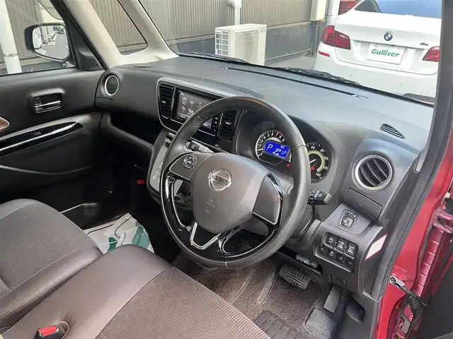 日産 デイズ ルークス HWS X Vセレクション 滋賀県 2018(平30)年 6.9万km スパークリングレッドM 純正7インチナビ/【Bluetooth/CD/DVD/フルセグTV】/両側パワースライドドア/全方位カメラ/クリアランスソナー/レーンキープアシスト/衝突軽減ブレーキ/ETC/プッシュスタート/スマートキー