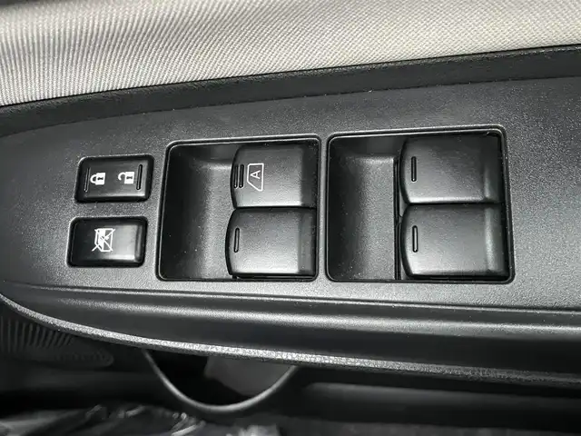 日産 ノート e－パワー X FOUR 道央・札幌 2020(令2)年 8.4万km ブリリアントホワイトパール ・４WD/・衝突軽減ブレーキ/・社外ナビ/　CD＆BT＆USB＆AUX/・バックカメラ/・レーンキープアシスト/・コーナーセンサー/・オートエアコン/・オートライト/・電動格納ミラー/・鉄ホイール＆冬タイヤ積込/・前方ドライブレコーダー/・プッシュスタート/・スマートキー/・社外フロアマット/・ドアバイザー/・ウィンカーミラー