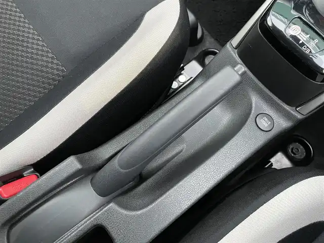 日産 ノート e－パワー X FOUR 道央・札幌 2020(令2)年 8.4万km ブリリアントホワイトパール ・４WD/・衝突軽減ブレーキ/・社外ナビ/　CD＆BT＆USB＆AUX/・バックカメラ/・レーンキープアシスト/・コーナーセンサー/・オートエアコン/・オートライト/・電動格納ミラー/・鉄ホイール＆冬タイヤ積込/・前方ドライブレコーダー/・プッシュスタート/・スマートキー/・社外フロアマット/・ドアバイザー/・ウィンカーミラー