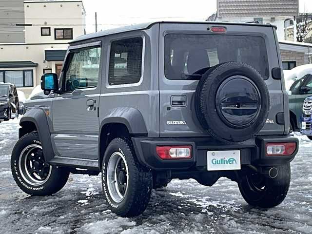 スズキ ジムニー シエラ JC 道北・旭川 2023(令5)年 4.2万km ミディアムグレー /4WD//禁煙車//ワンオーナー//純正メモリナビ//CD/DVD/SD/USB/BT/フルセグ//社外１６インチアルミホイール//ホワイトレタータイヤ//バックカメラ//スズキセーフティサポート//衝突軽減ブレーキ//レーンキープ//クルーズコントロール//アイドリングストップ//シートヒーター//ミラーヒーター//オートハイビーム//オートライト//LEDヘッドライト//フォグライト//ヘッドライトウォッシャー//ビルトインETC//前後ドライブレコーダー//オプショングリル//純正フロアマット//ドアバイザー//スマートキー//プッシュスタート
